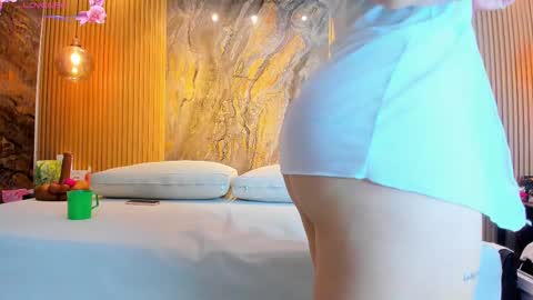 Snapshot of nathassa_grant chatting on February 22, 12:08 pm nathassa online show from February 22, 12:08 pm
