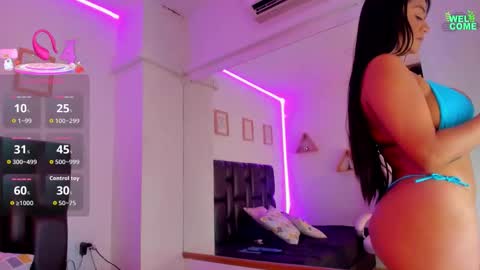 Snapshot of nathi_rodri chatting on December 17, 6:47 pm Nathi online show from December 17, 6:47 pm