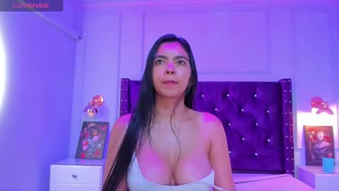Snapshot of nathyy_garcia chatting on February 11, 10:48 am Nathyy online show from February 11, 10:48 am