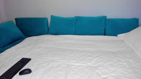 Tisha online show from December 10, 11:00 am