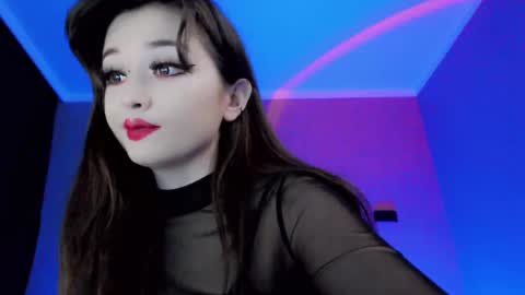 Snapshot of natsumi18 chatting on February 9, 7:49 am natsumi18 online show from February 9, 7:49 am