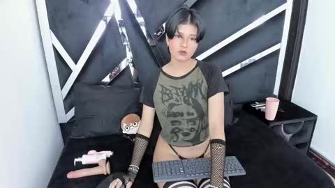 Snapshot of natsumiht chatting on October 14, 4:57 am natsumiht online show from October 14, 4:57 am