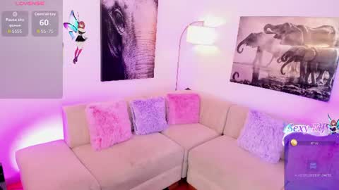 Snapshot of nattashaa7 chatting on July 1, 11:12 am nattashaa online show from July 1, 11:12 am