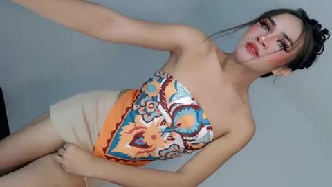 Nathalie smith online show from May 10, 2:22 pm