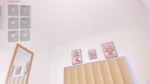 natti_london online show from September 15, 5:24 pm