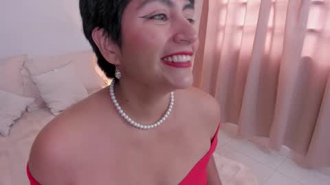 Snapshot of natty_bush chatting on November 27, 8:44 pm Nathalie online show from November 27, 8:44 pm