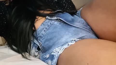 Snapshot of nattyvian chatting on October 31, 2:23 am nattyvian online show from October 31, 2:23 am