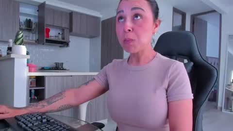 Snapshot of natural_bigass_nina chatting on July 24, 11:30 am Sophia online show from July 24, 11:30 am