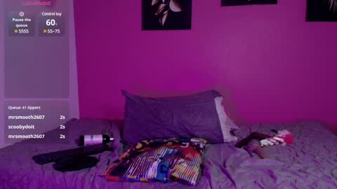 Gwen  online show from January 19, 9:34 pm