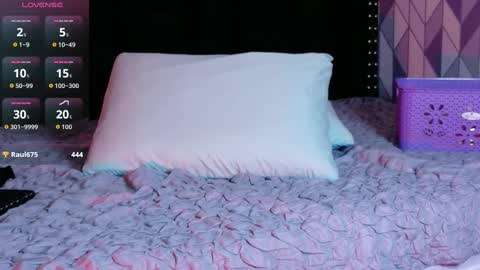 Gwen  online show from October 3, 7:33 pm