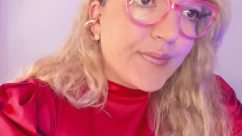 Snapshot of naty__mature_ chatting on October 31, 11:44 am Nataly online show from October 31, 11:44 am