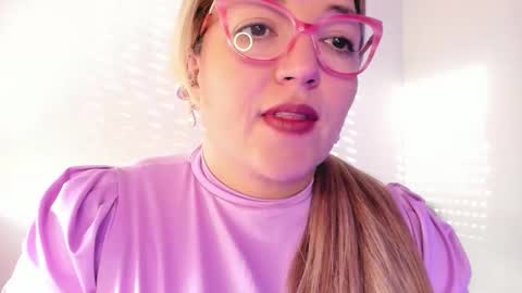 Snapshot of naty__mature_ chatting on November 20, 8:47 am Nataly online show from November 20, 8:47 am