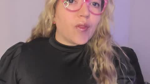 Snapshot of naty__mature_ chatting on November 22, 7:02 pm Nataly online show from November 22, 7:02 pm