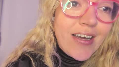 Snapshot of naty__mature_ chatting on November 23, 7:08 am Nataly online show from November 23, 7:08 am