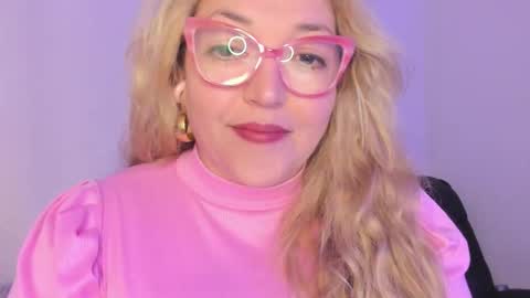 Snapshot of naty__mature_ chatting on November 25, 7:03 pm Nataly online show from November 25, 7:03 pm