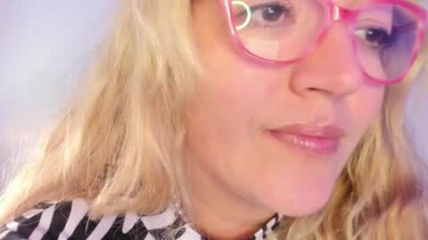 Snapshot of naty__mature_ chatting on November 27, 8:16 am Nataly online show from November 27, 8:16 am