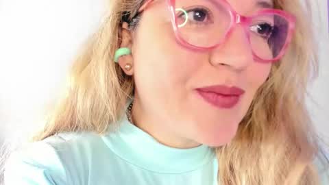 Snapshot of naty__mature_ chatting on December 2, 12:10 pm Nataly online show from December 2, 12:10 pm