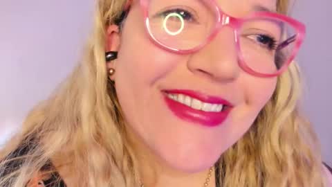 Snapshot of naty__mature_ chatting on December 3, 4:16 pm Nataly online show from December 3, 4:16 pm