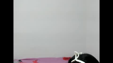 Snapshot of naty_lan chatting on October 18, 2:07 pm naty_lan online show from October 18, 2:07 pm