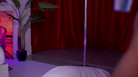 Naty online show from February 9, 8:24 pm