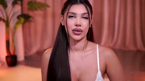 Naty online show from March 31, 7:14 pm