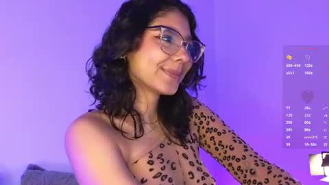 Snapshot of natysaenz1 chatting on July 21, 9:33 am Natalia online show from July 21, 9:33 am