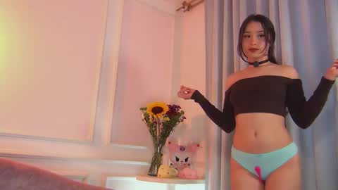 Snapshot of natysnow chatting on February 21, 10:55 pm IG nattichips online show from February 21, 10:55 pm