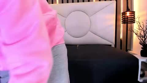 natzuki_ online show from March 20, 11:26 am