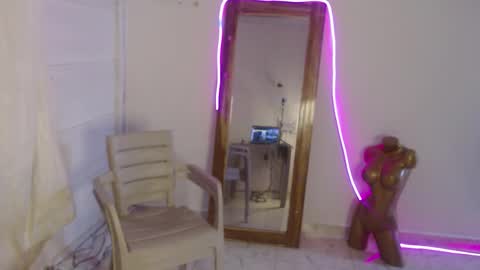 Stella Mcqueen online show from February 19, 1:51 pm