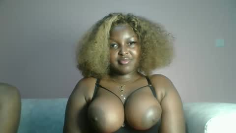 naughti_garlie online show from May 31, 6:09 pm