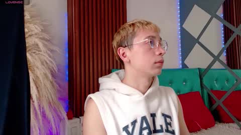 Christopher  Chris online show from November 14, 1:10 pm