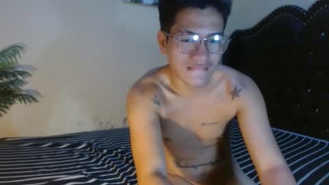 naughty_angelo online show from May 6, 6:19 am