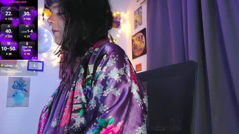 Snapshot of naughty_em_17 chatting on January 13, 4:07 am Em  please help me reach 100 thumbs up 3 online show from January 13, 4:07 am