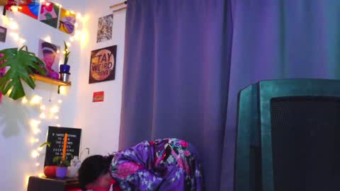 Snapshot of naughty_em_17 chatting on January 21, 7:15 am Em  please help me reach 100 thumbs up 3 online show from January 21, 7:15 am