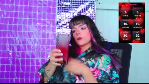 Snapshot of naughty_em_17 chatting on March 2, 4:32 pm Em  please help me reach 100 thumbs up 3 online show from March 2, 4:32 pm