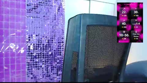 Snapshot of naughty_em_17 chatting on March 3, 9:48 pm Em  please help me reach 100 thumbs up 3 online show from March 3, 9:48 pm