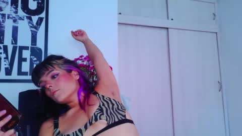 Snapshot of naughty_em_17 chatting on September 14, 4:50 pm Em  please help me reach 100 thumbs up 3 online show from September 14, 4:50 pm