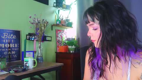 Snapshot of naughty_em_17 chatting on September 28, 4:34 pm Em  please help me reach 100 thumbs up 3 online show from September 28, 4:34 pm