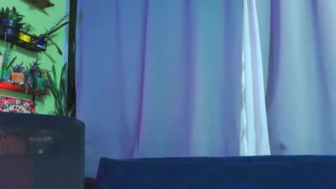 Em  please help me reach 100 thumbs up 3 online show from November 22, 4:55 am