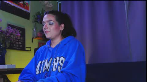 Em  please help me reach 100 thumbs up 3 online show from March 27, 4:51 am