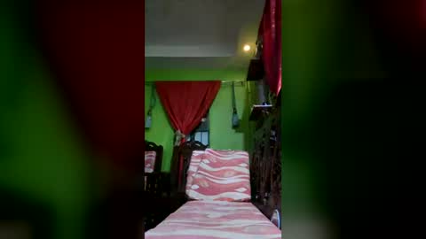 Snapshot of naughty_gela19 chatting on June 18, 1:06 am naughty_gela19 online show from June 18, 1:06 am