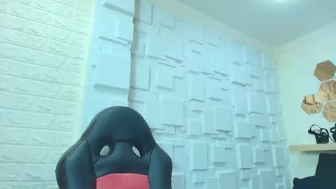 Snapshot of naughty_kittenm chatting on November 24, 11:32 am Kitten online show from November 24, 11:32 am