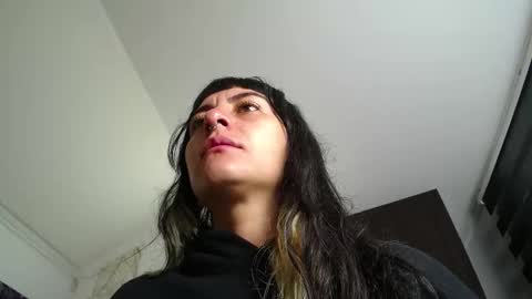 Snapshot of naughty_kittenm chatting on December 17, 10:54 am Kitten online show from December 17, 10:54 am