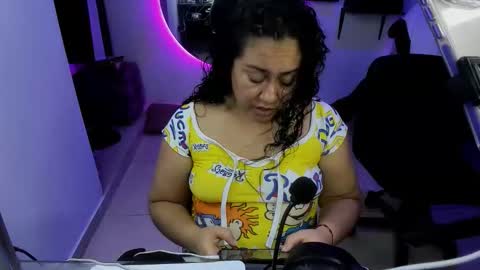 Snapshot of naughty_milf89 chatting on March 14, 5:35 am Alicia online show from March 14, 5:35 am