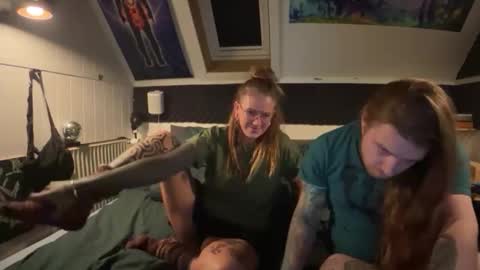 Freyja and Baldur online show from October 12, 1:26 am