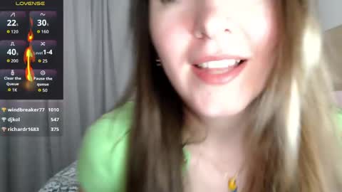 Snapshot of naughty_popa chatting on April 16, 9:39 pm Ann online show from April 16, 9:39 pm