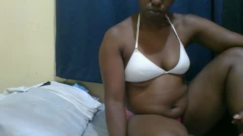 Snapshot of naughty_slender2 chatting on September 9, 9:58 pm jn online show from September 9, 9:58 pm