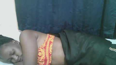 Snapshot of naughty_slender2 chatting on October 16, 2:56 am jn online show from October 16, 2:56 am