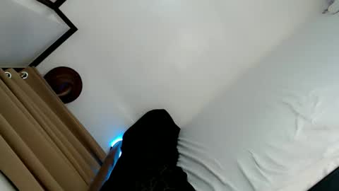 bella online show from February 9, 5:33 am