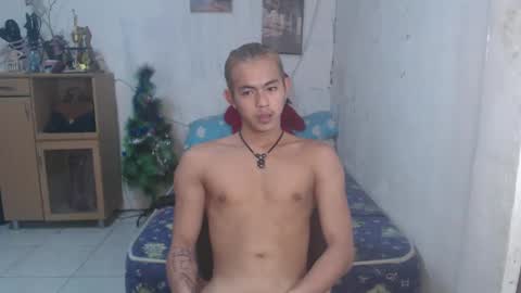 Snapshot of naughtyboylouie chatting on February 1, 7:26 am Loue online show from February 1, 7:26 am